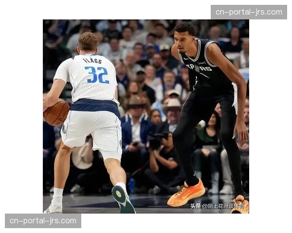 花絮：马刺队新主场采用的最新静音技术篮板，旨在减少对周边社区的噪音干扰